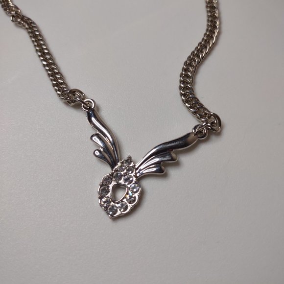 Cute Silver Tone Necklace And Earring Set With Clear Stones - Picture 4 of 14